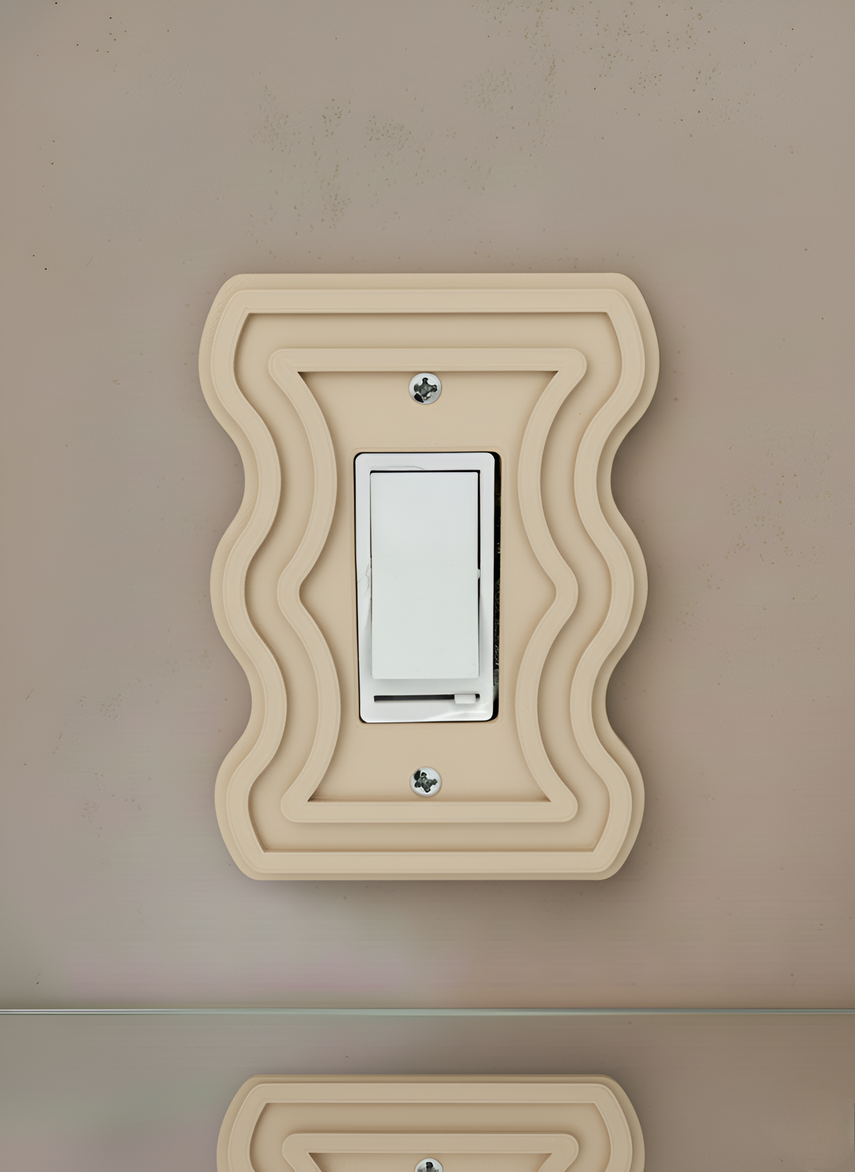 'The Monarch' Decora Wall Plate