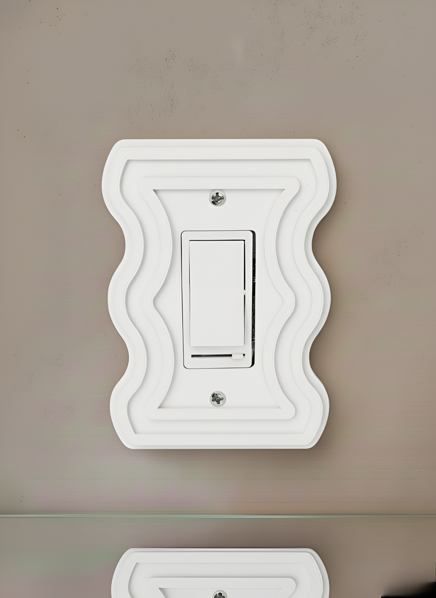 'The Monarch' Decora Wall Plate