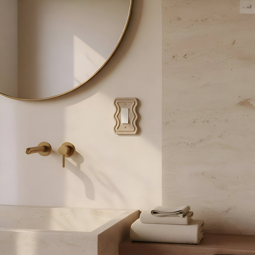 'The Monarch' Decora Wall Plate